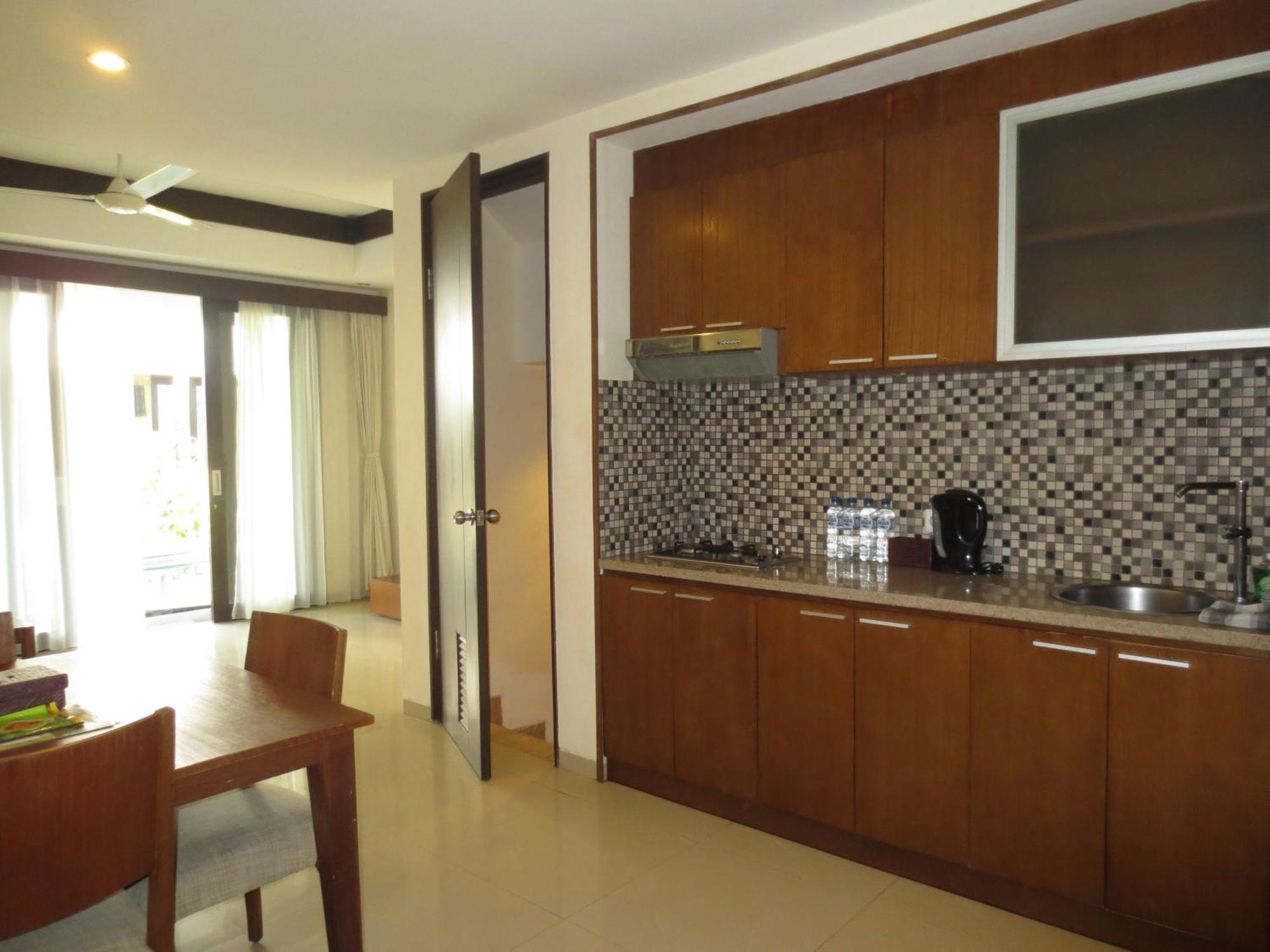 Seminyak Townhouse Aparthotel Luaran gambar