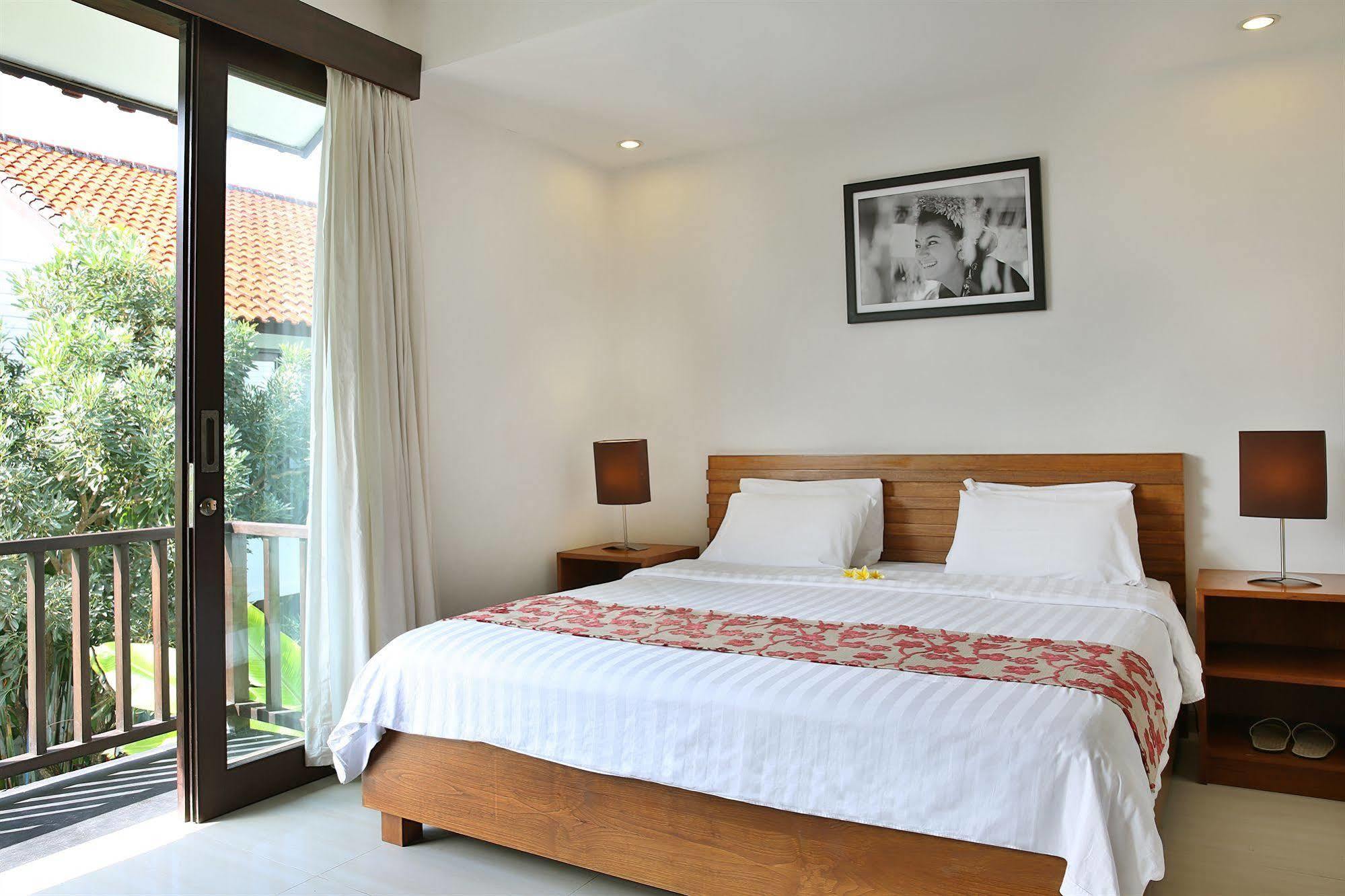 Seminyak Townhouse Aparthotel Luaran gambar