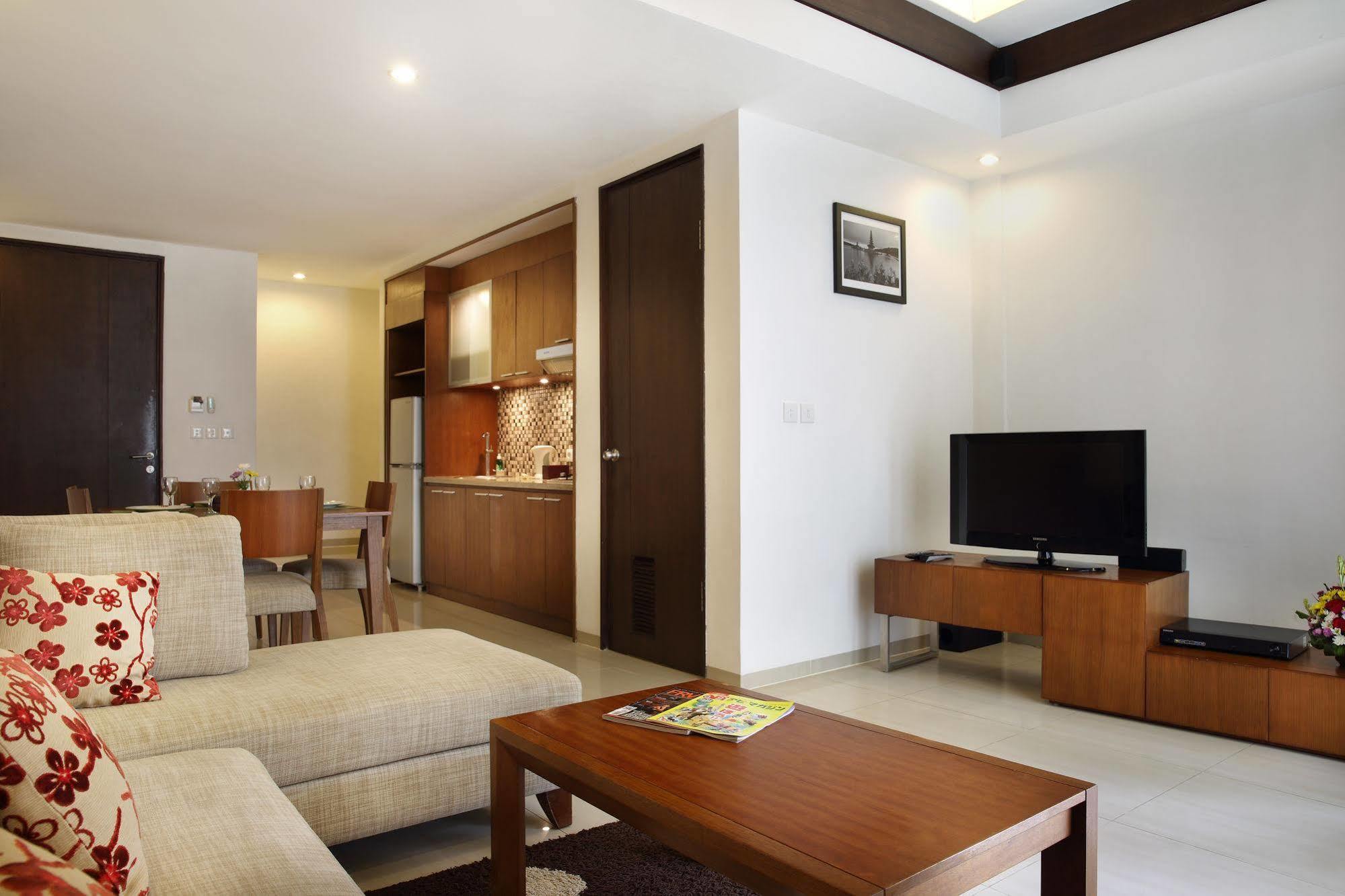 Seminyak Townhouse Aparthotel Luaran gambar