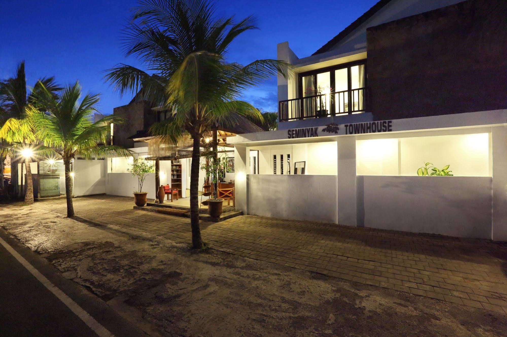 Seminyak Townhouse Aparthotel Luaran gambar